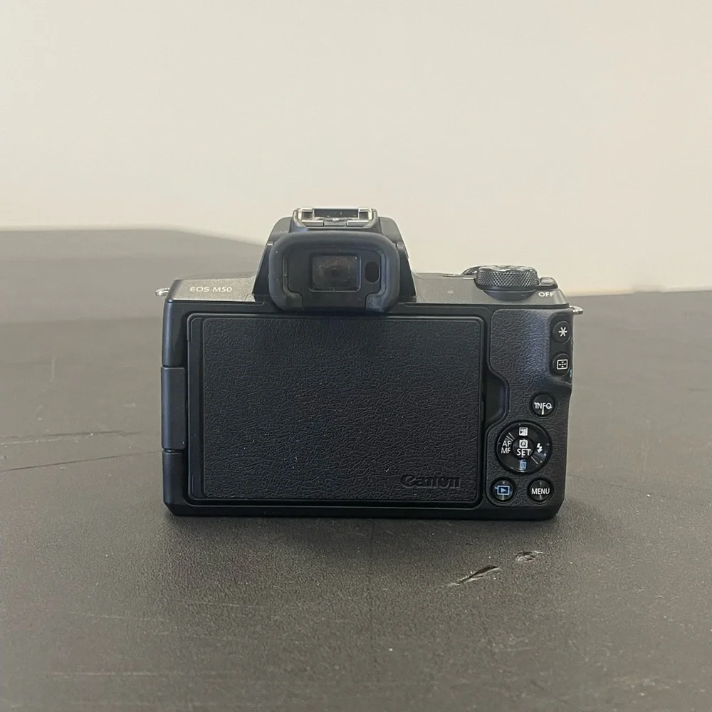 Canon M50